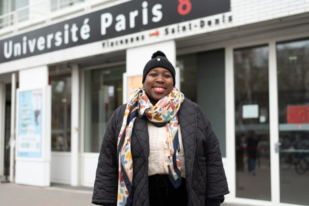 Aurélia NGG, interprète en langue des signes de l'Agence i LSF